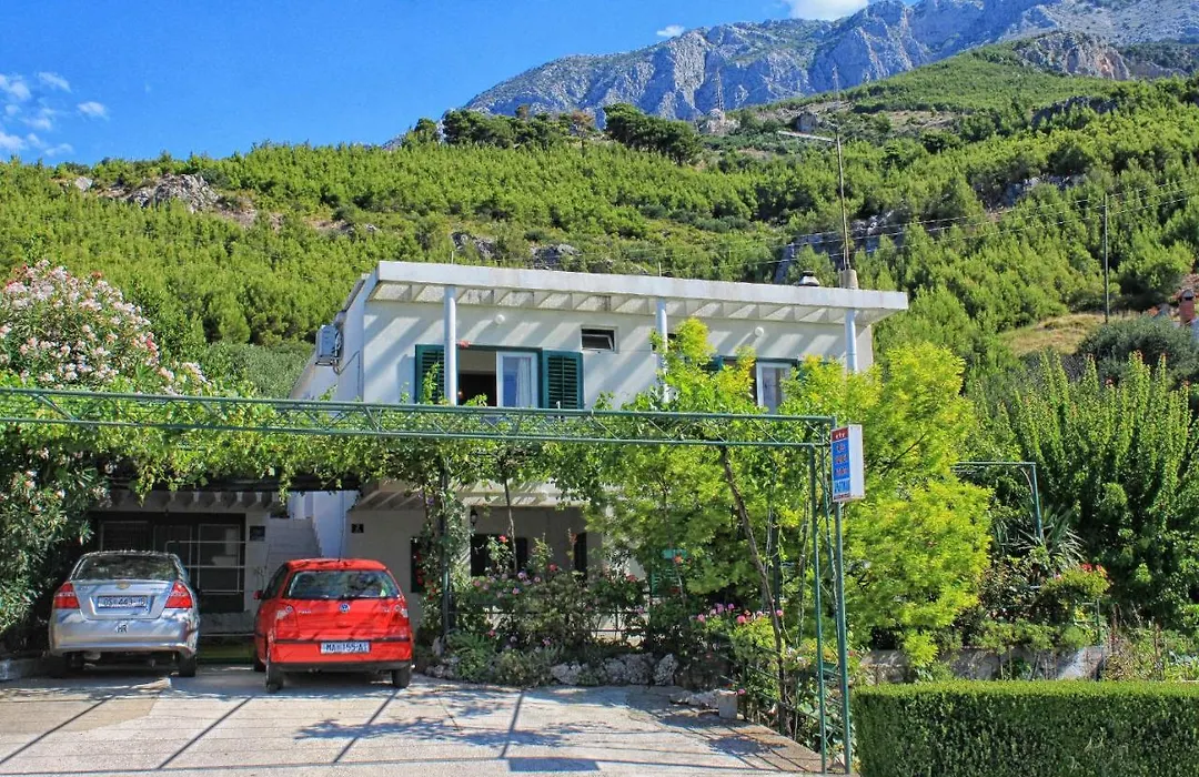 Apartments And Rooms With Parking Space Tucepi, Makarska - 6901-1