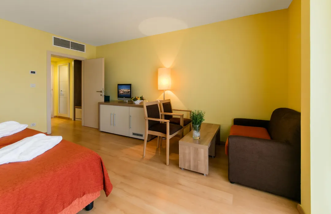 Hotel Aurora-1