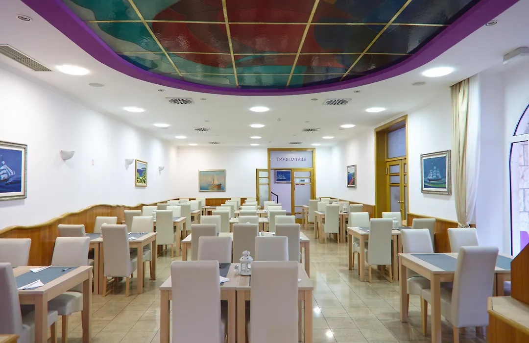 Hotel Komodor-1