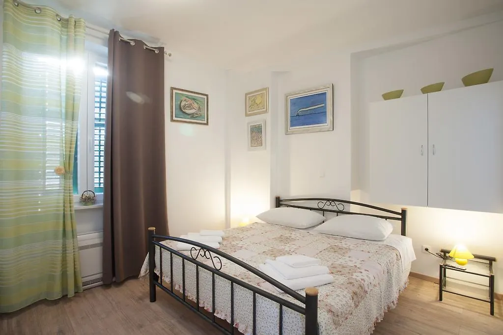 Rooms Split Pezelj-1