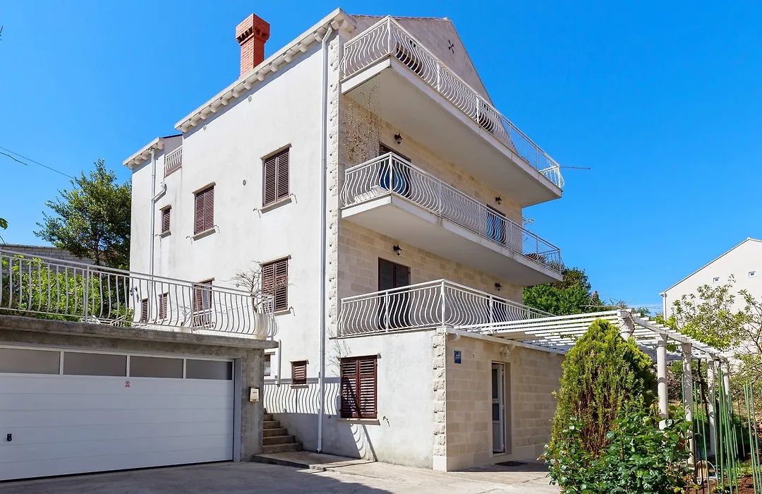Apartments Niksa-1