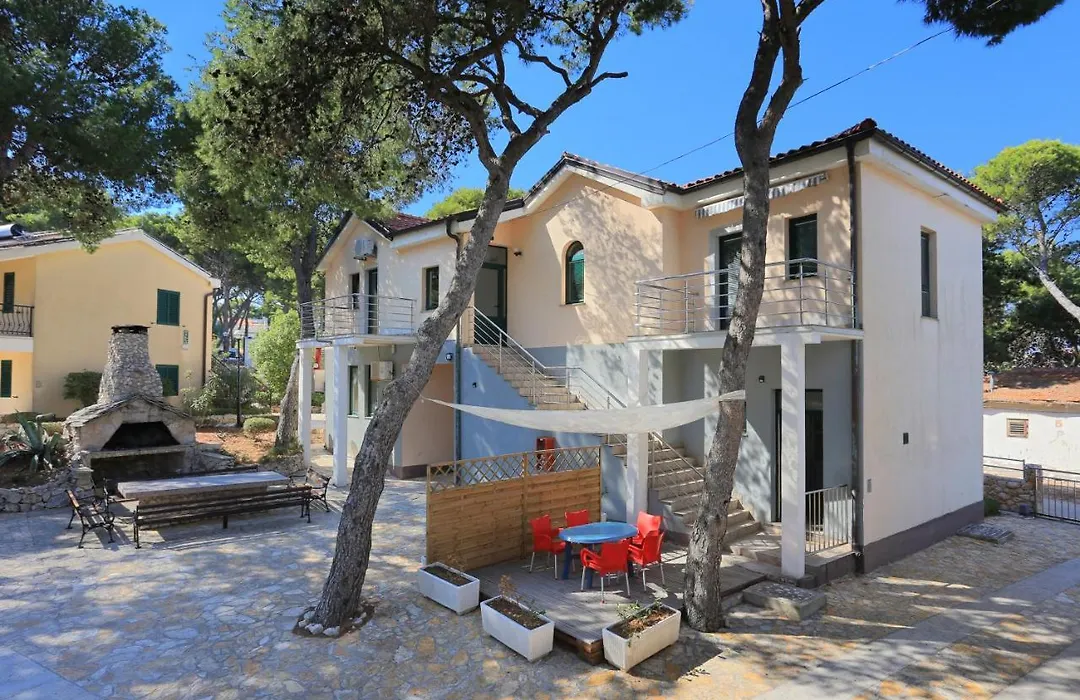 Apartments And Rooms By The Sea Rogoznica - 3266-1