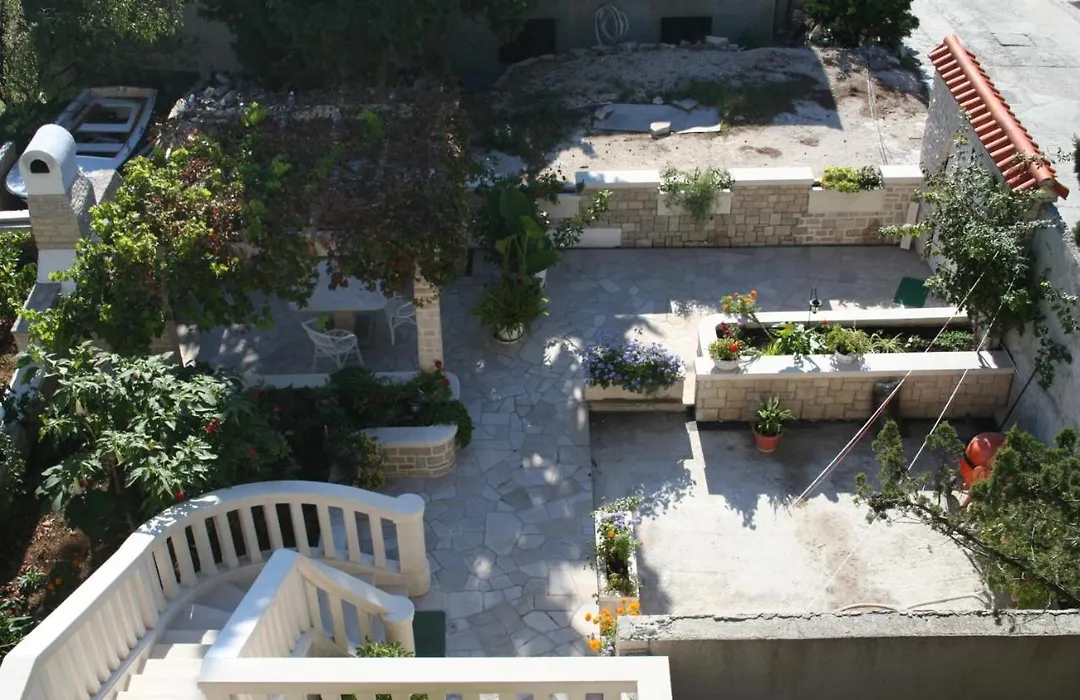 Apartments And Rooms With Wifi Bol, Brac - 2875-1