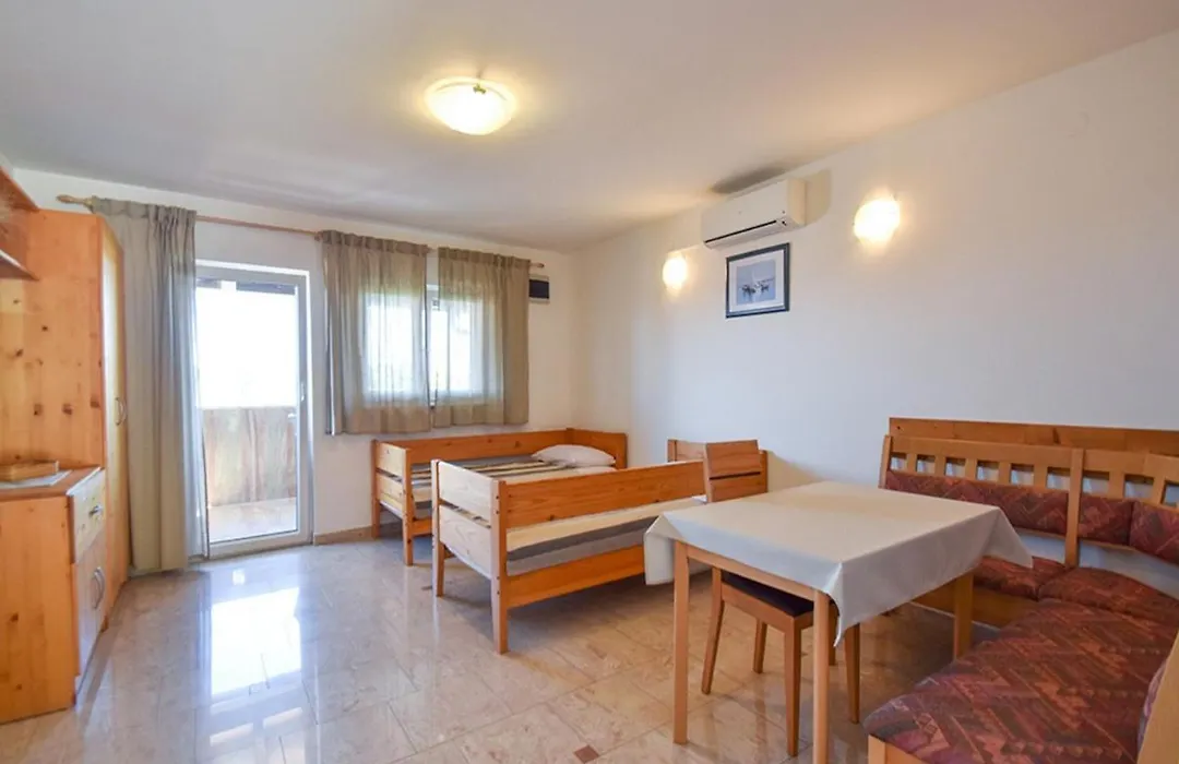 Apartments Jaklin-1