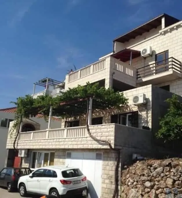 Sunny Rooms-1