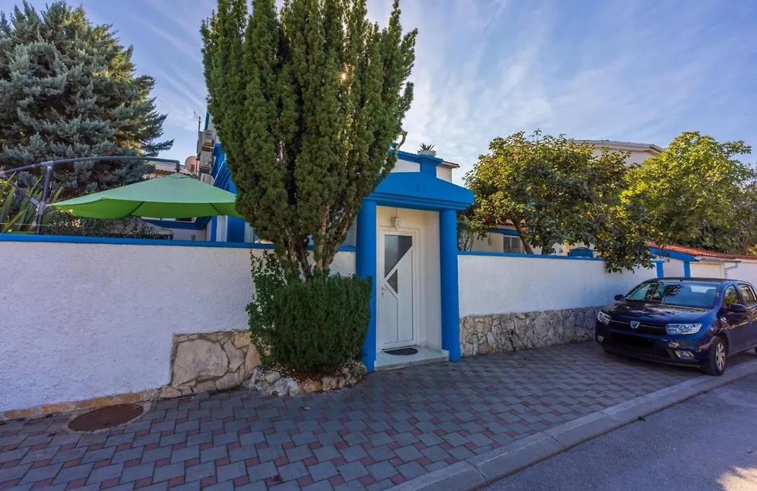 Apartments Mila Banjole-1