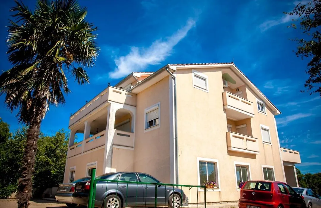 Apartments L&S-1