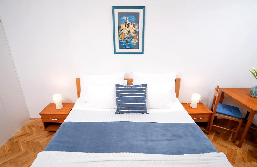 Longin Guesthouse - Zf Hvar-1
