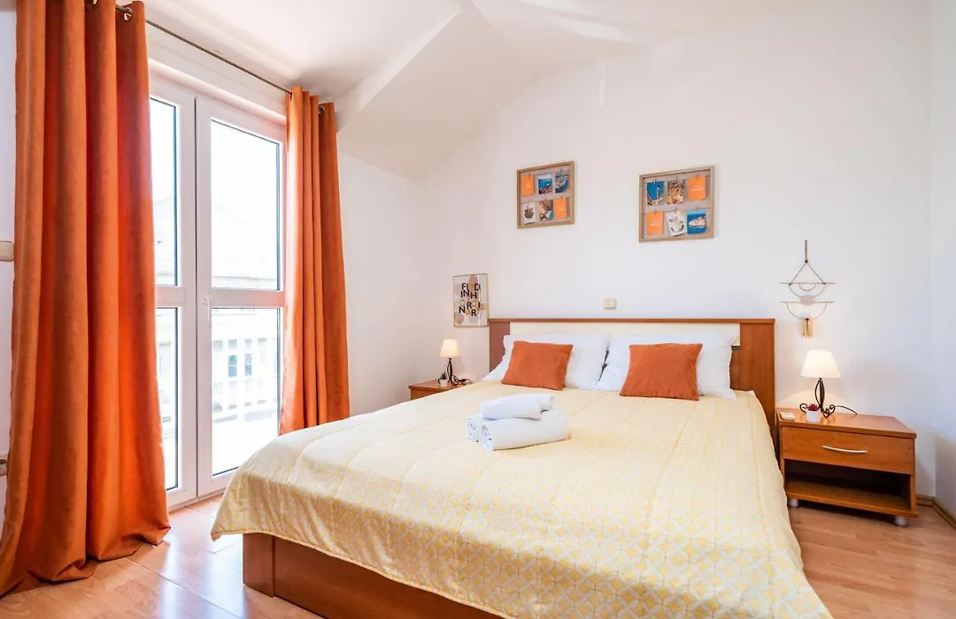 Burum Accommodation B&B-Apartment With Beautiful View-1