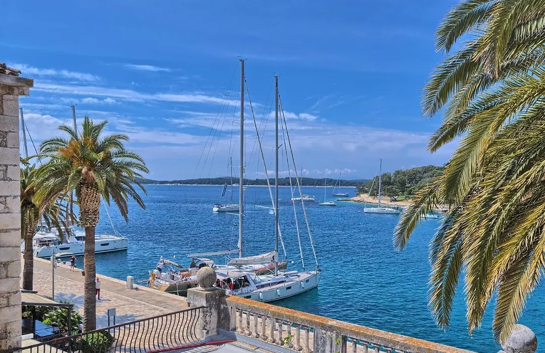 Couple'S Getaway In The Center Of Hvar W/Sea View-1