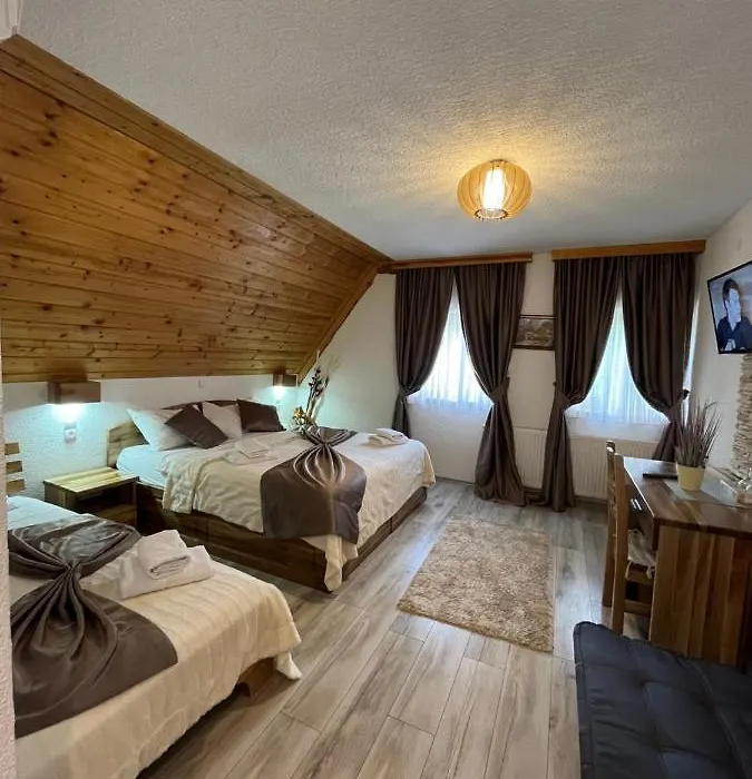 Rustic Inn River 2-1