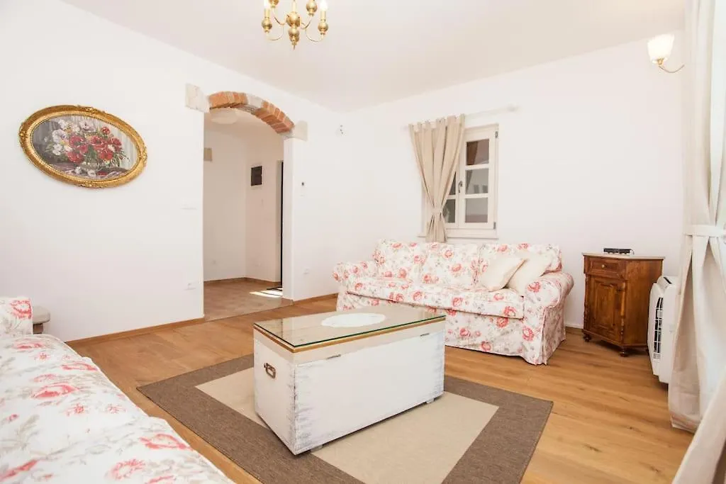 Villa Petra-1