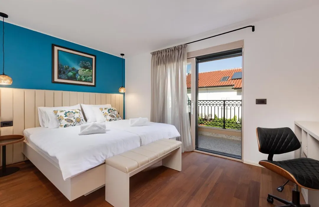Vila Iris Baska-1