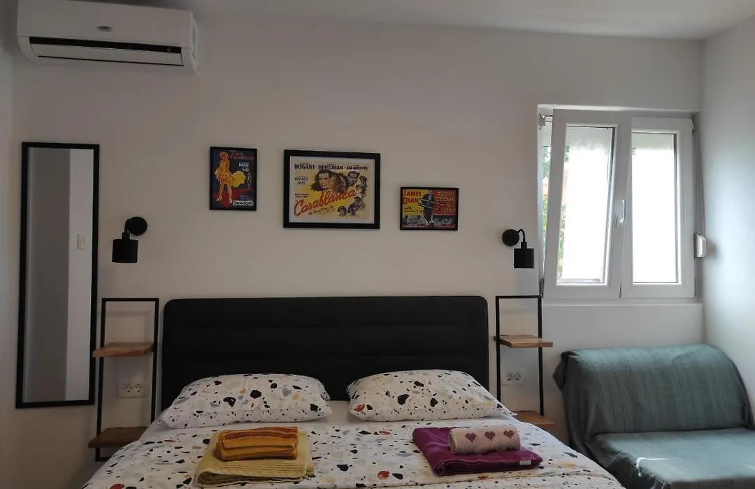 Apartment And Room Bonefacic-1