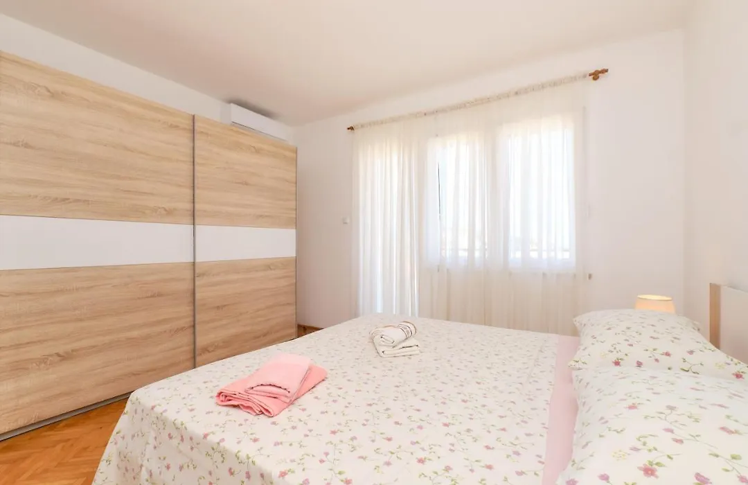 Sea View Apartment Sandra In Mali Losinj-1