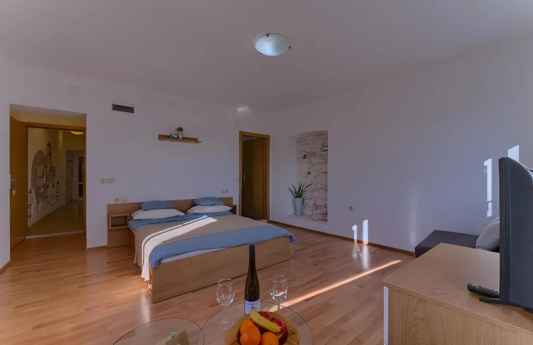 Guest House Dijana-1
