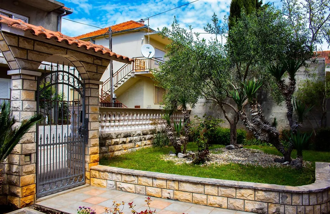 Villa Barolo-1