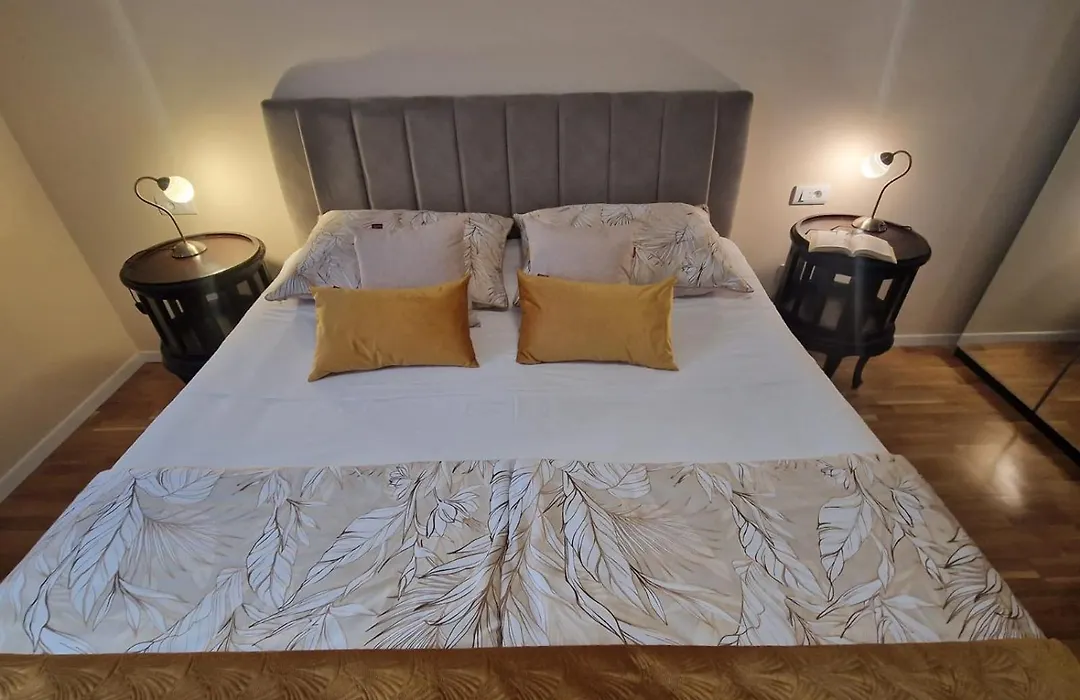 La-La Rooms-1