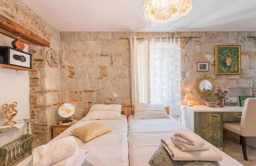 Kovacic Rooms-1