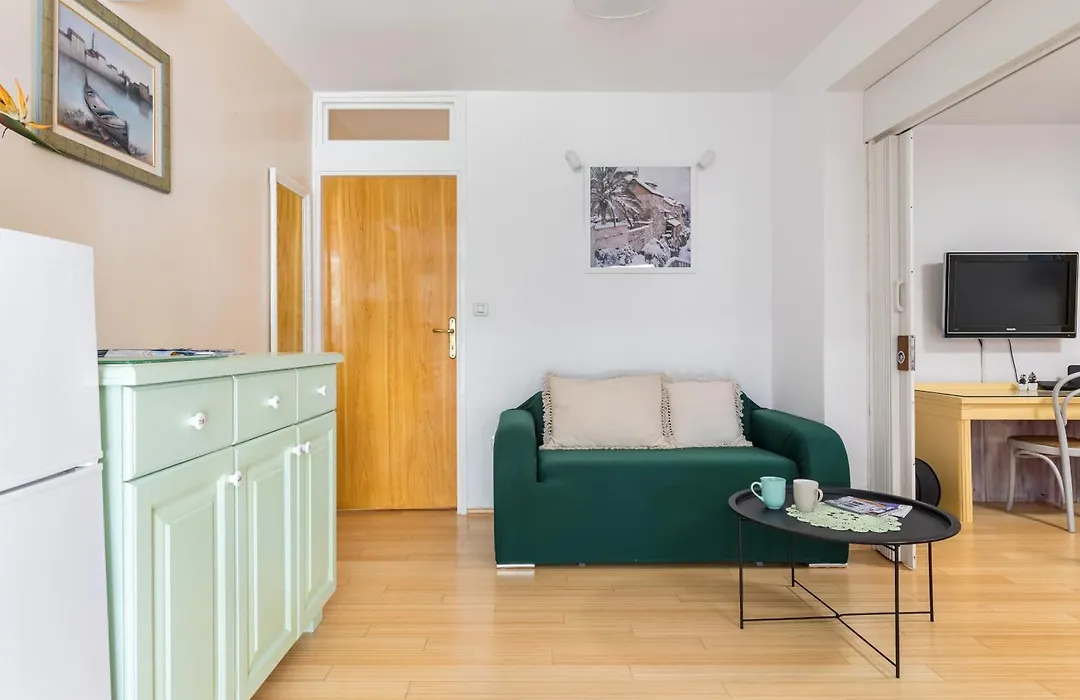 Luxury Apartment Silvana With Beautiful Garden-1