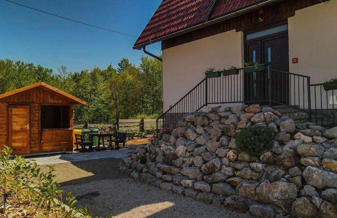 Plitvicka Kuca M - Holiday Lodge-1