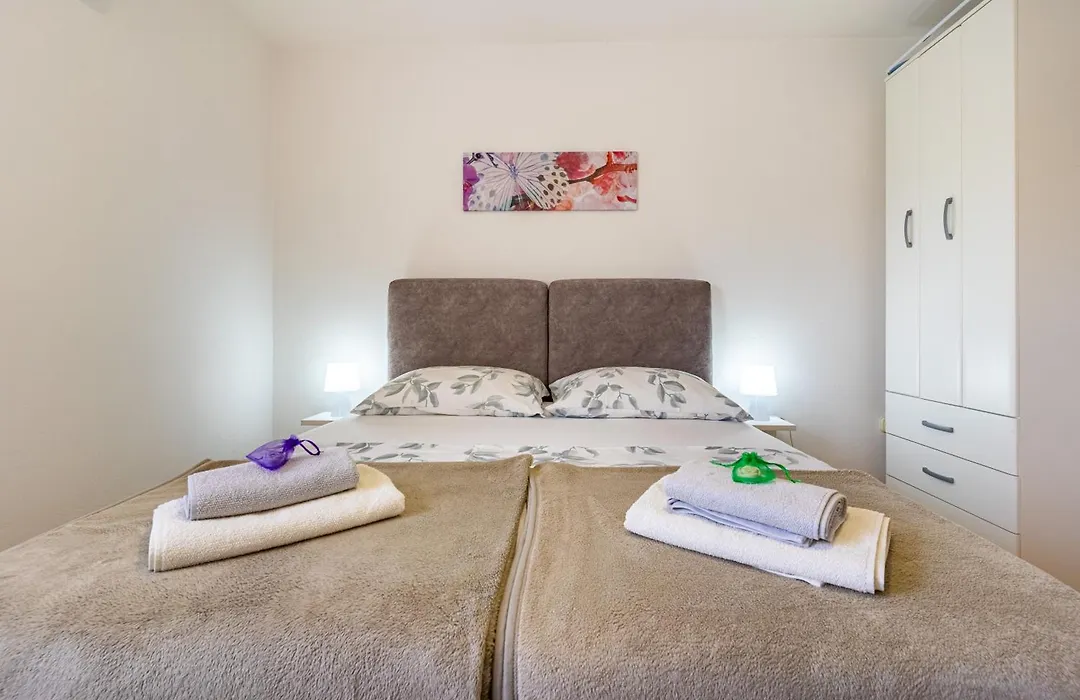 The Rozolina Room-1