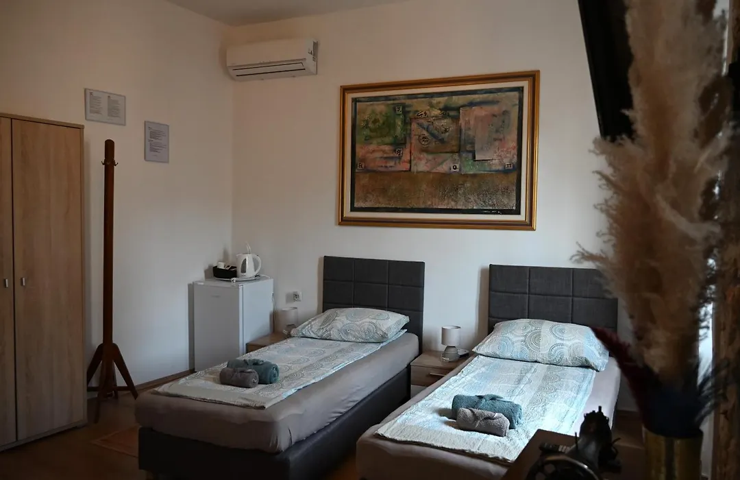 Ivana Rooms-1