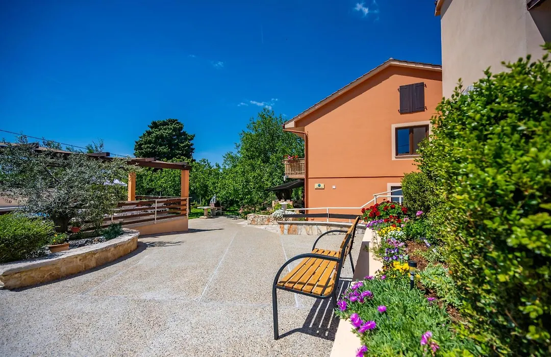 E-M Apartments With Private Pool-1