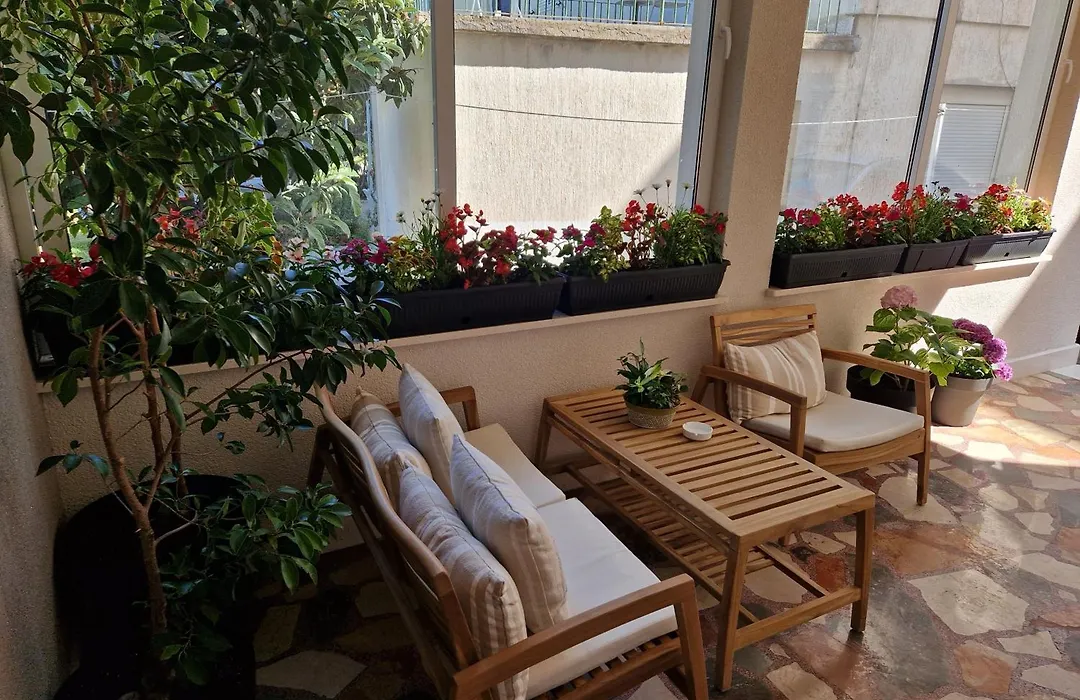 House Villa Roza-1