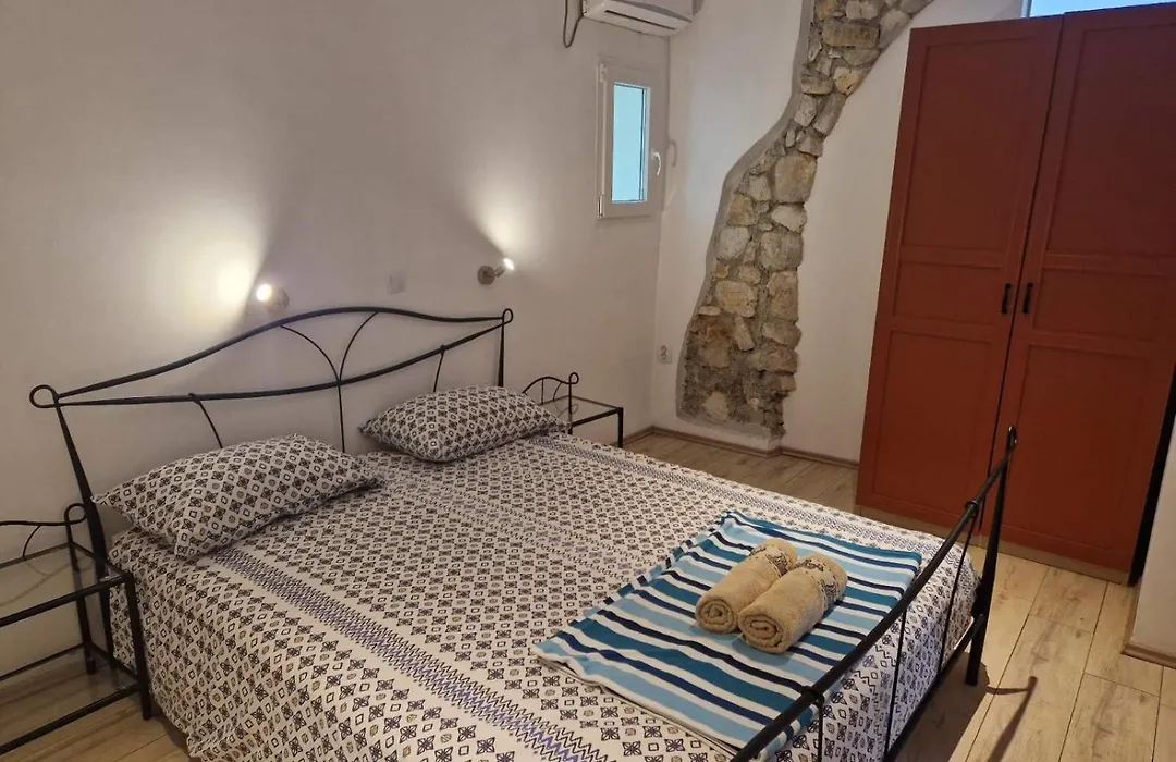 Beach House Bassi-1