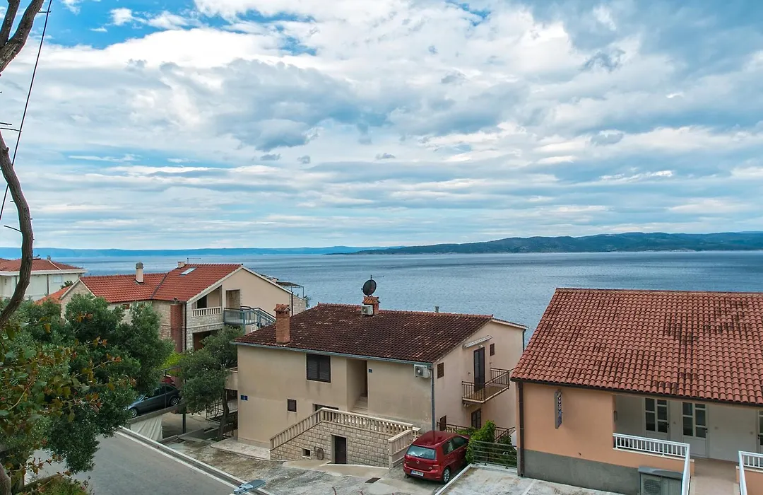 Apartments And Rooms By The Sea Brela, Makarska - 2752-1
