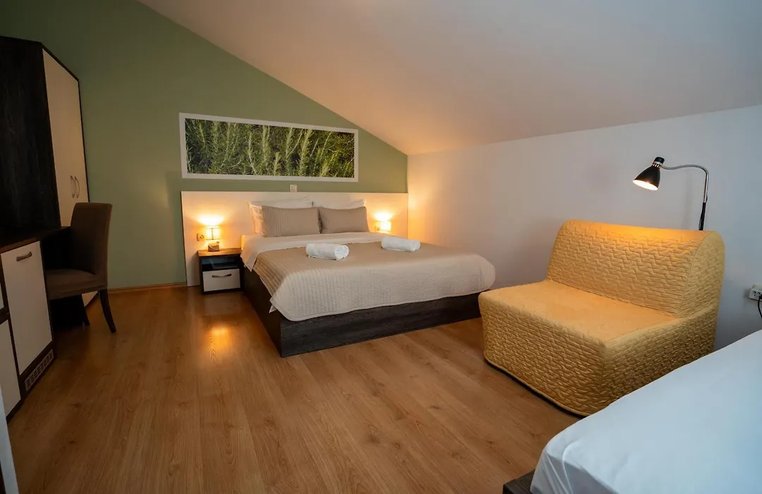 Bed & Breakfast Marta & Tona-1