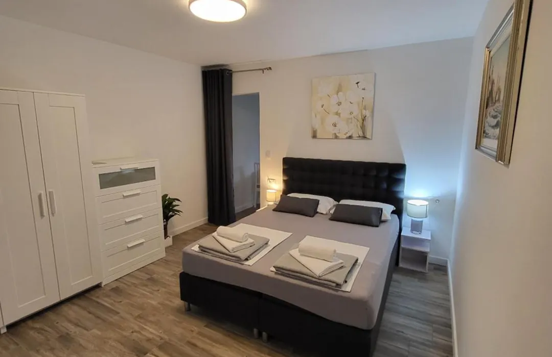 Apartmani I Sobe Mara-1