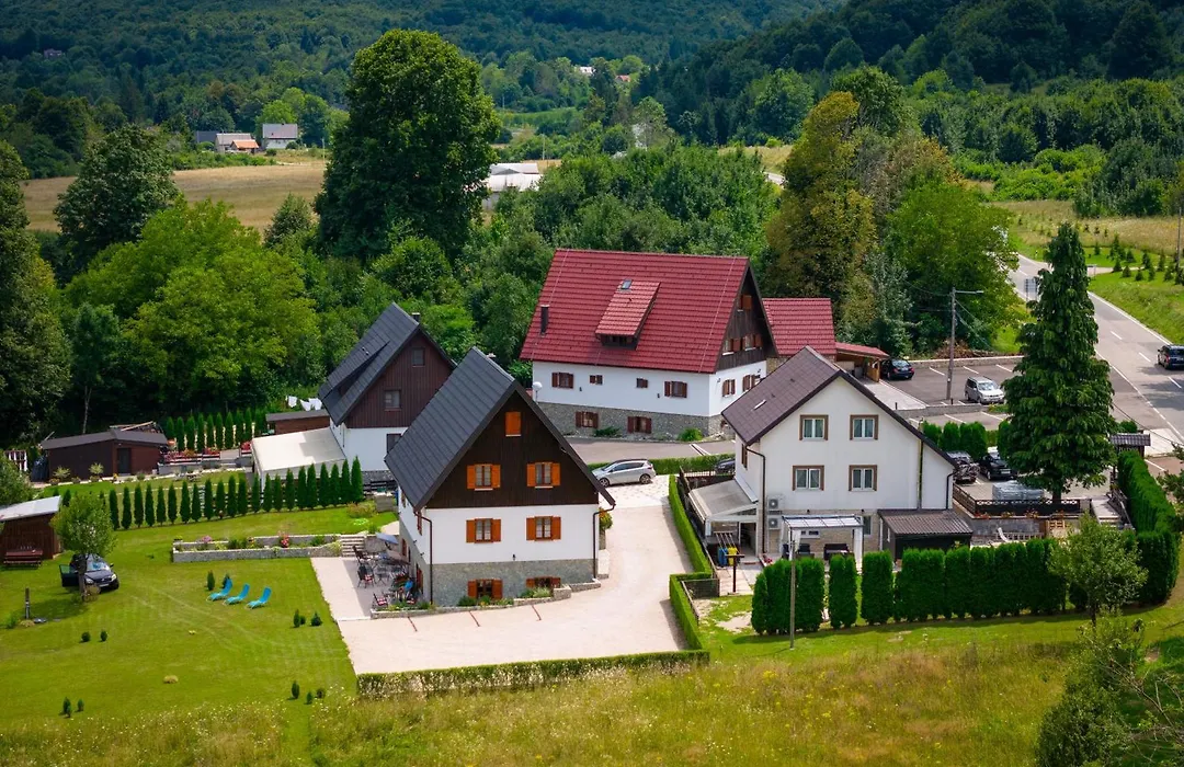 Green Lakes House-1