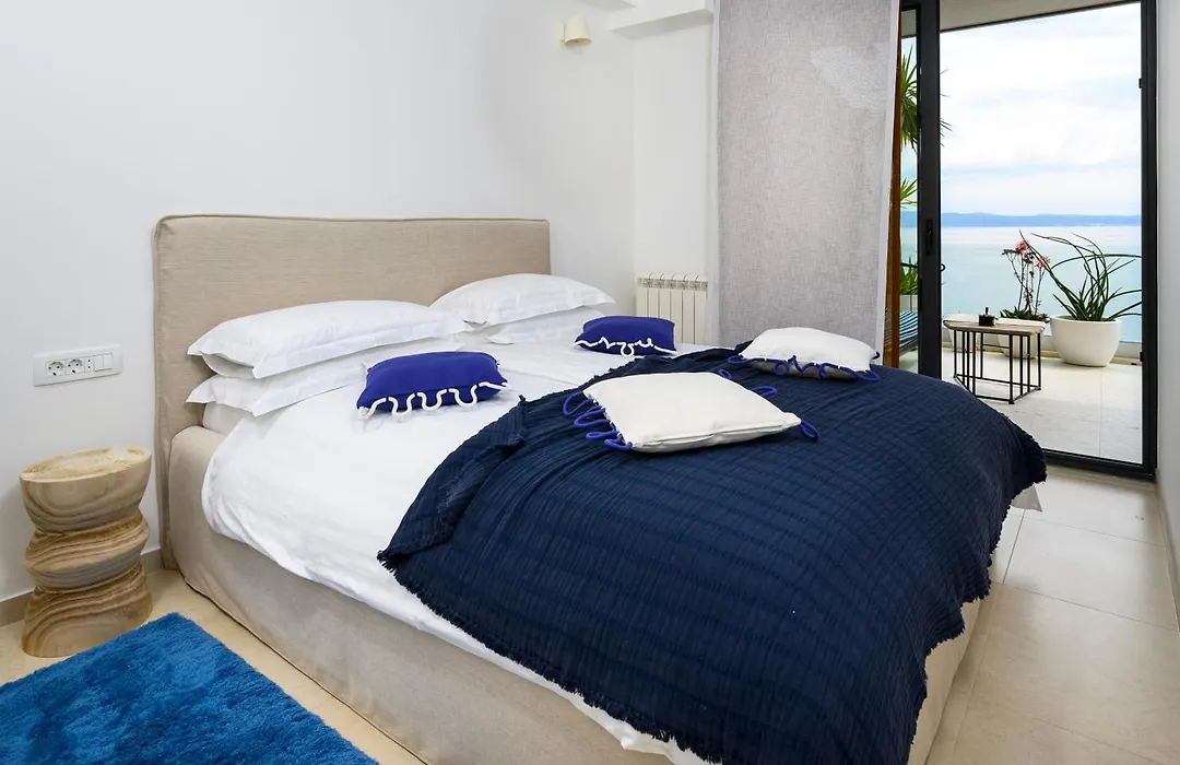 Gallery Luxury Suites & Rooms-Only Adults-1