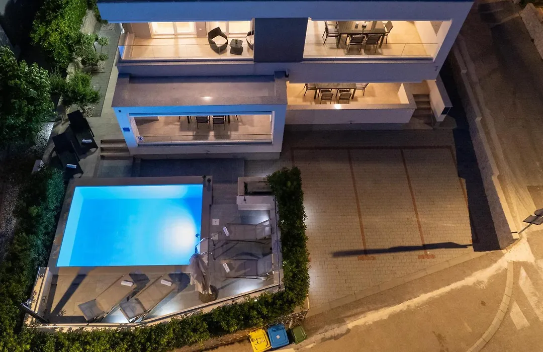 Apartments With Pool Villa Zora-1