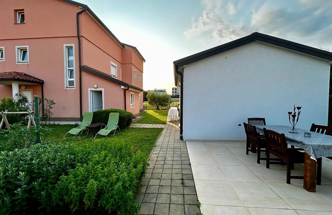 Guest House Gloria-1