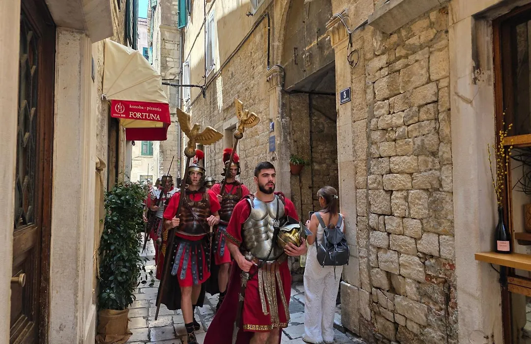 Malena Palace Experience-1