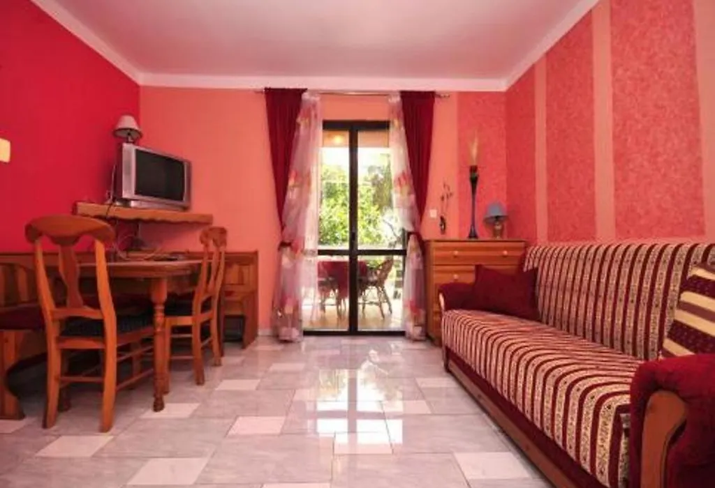 Apartments And Rooms With Parking Space Fazana - 13742-1