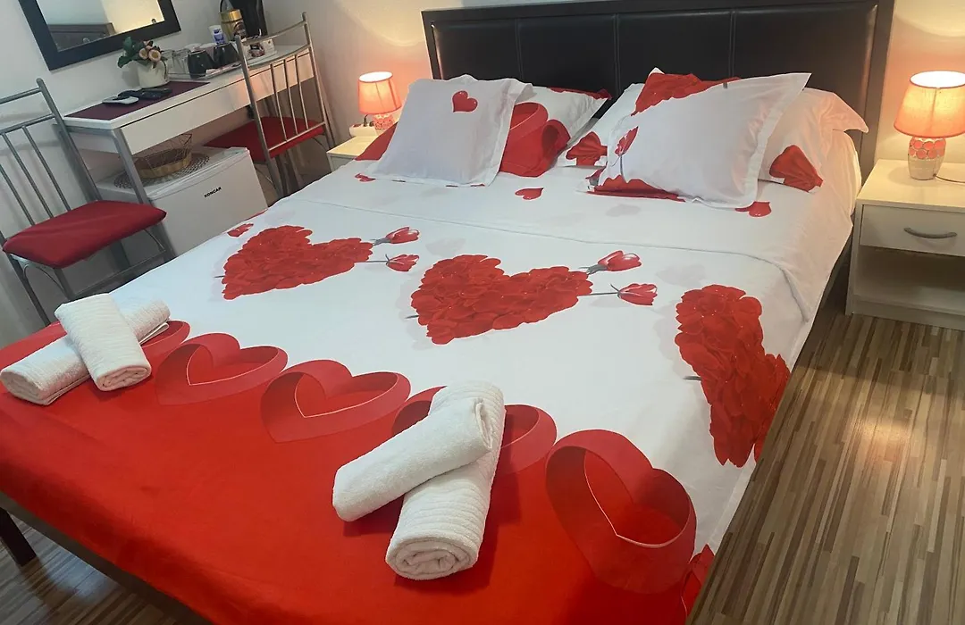 Damira Rooms-1