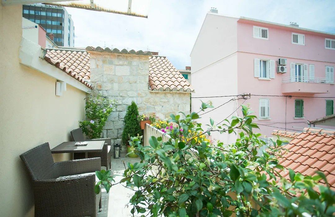 House Sandra-1