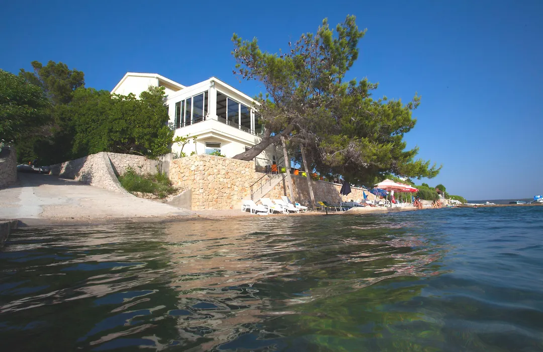 Hotel Vila 4M-1