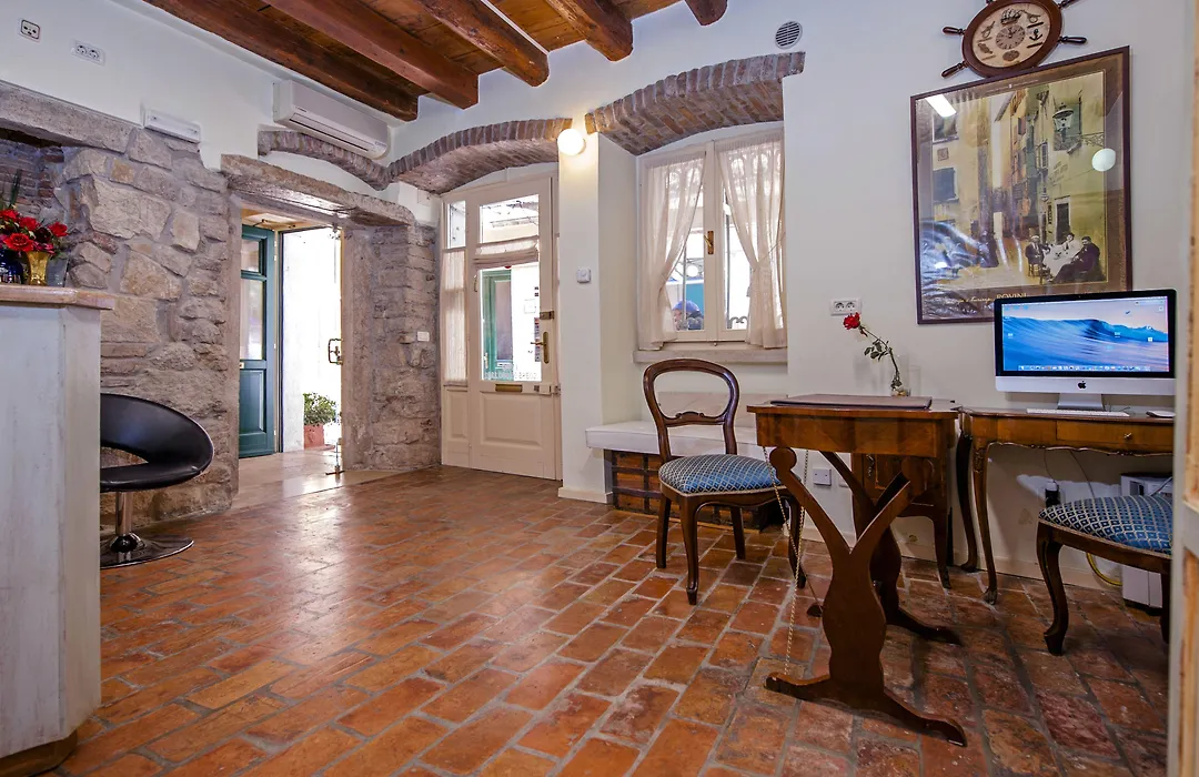 Residence La Carera Centro Storico-1