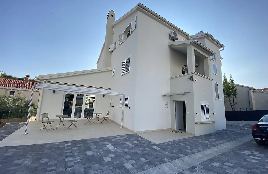 Apartments & Rooms Petra-1