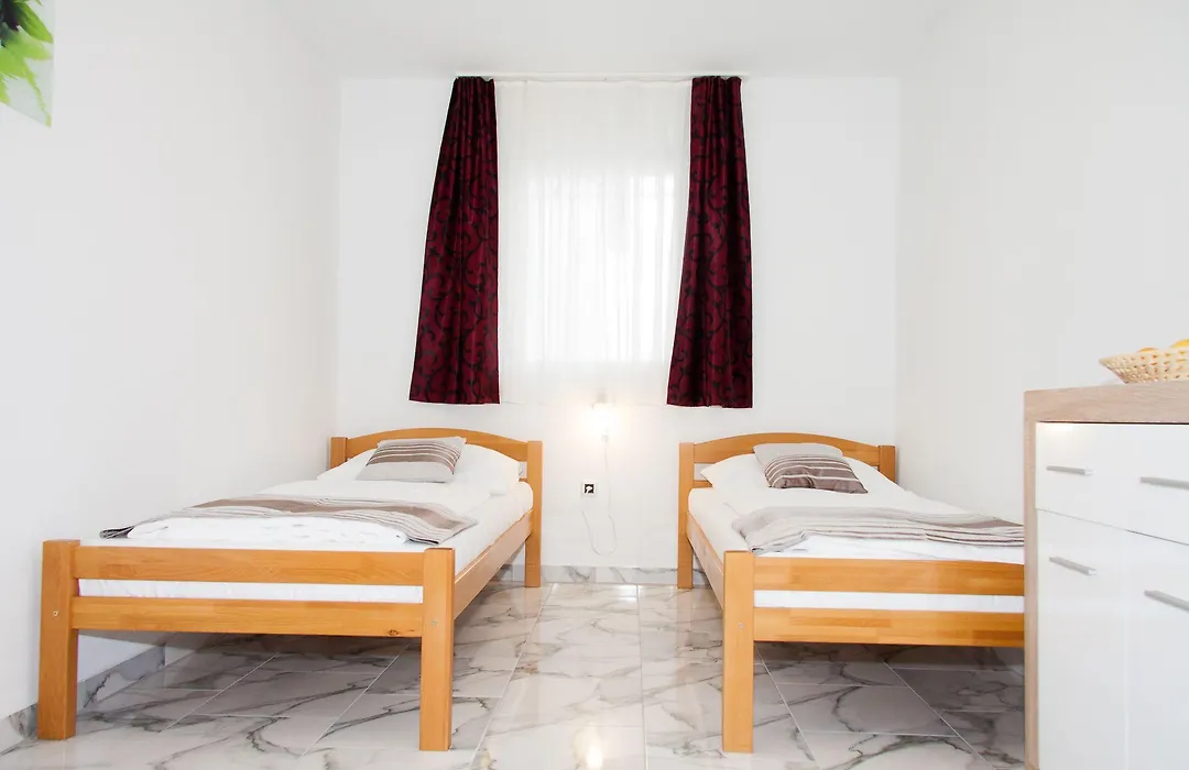 Rooms Garden Zagreb Airport-1