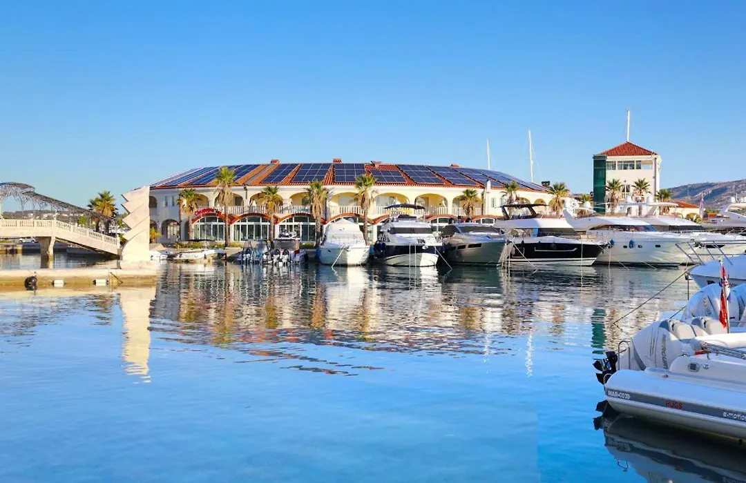 Marina Frapa Resort Rogoznica-1