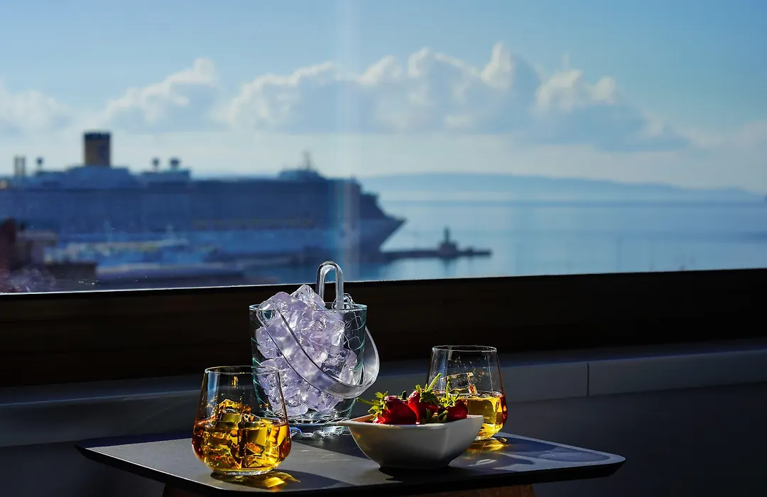 Horizon Luxury Suites & Design Rooms-1
