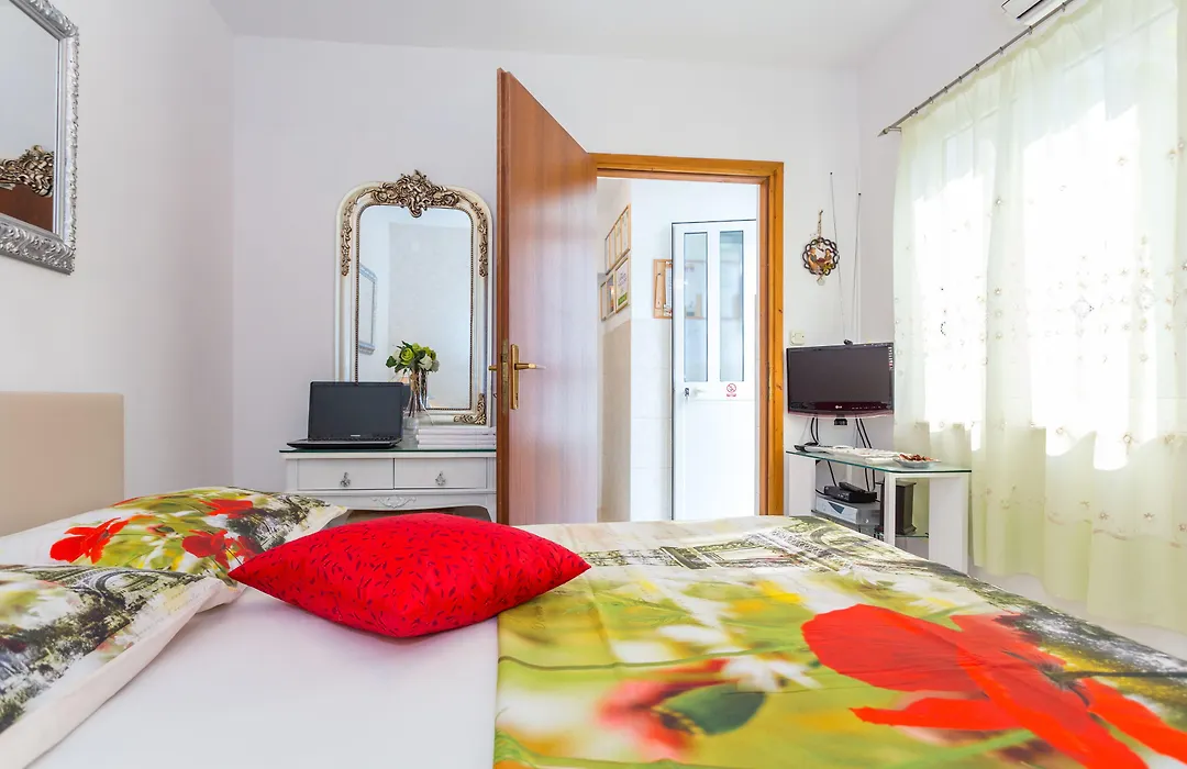 Guesthouse S&L-1