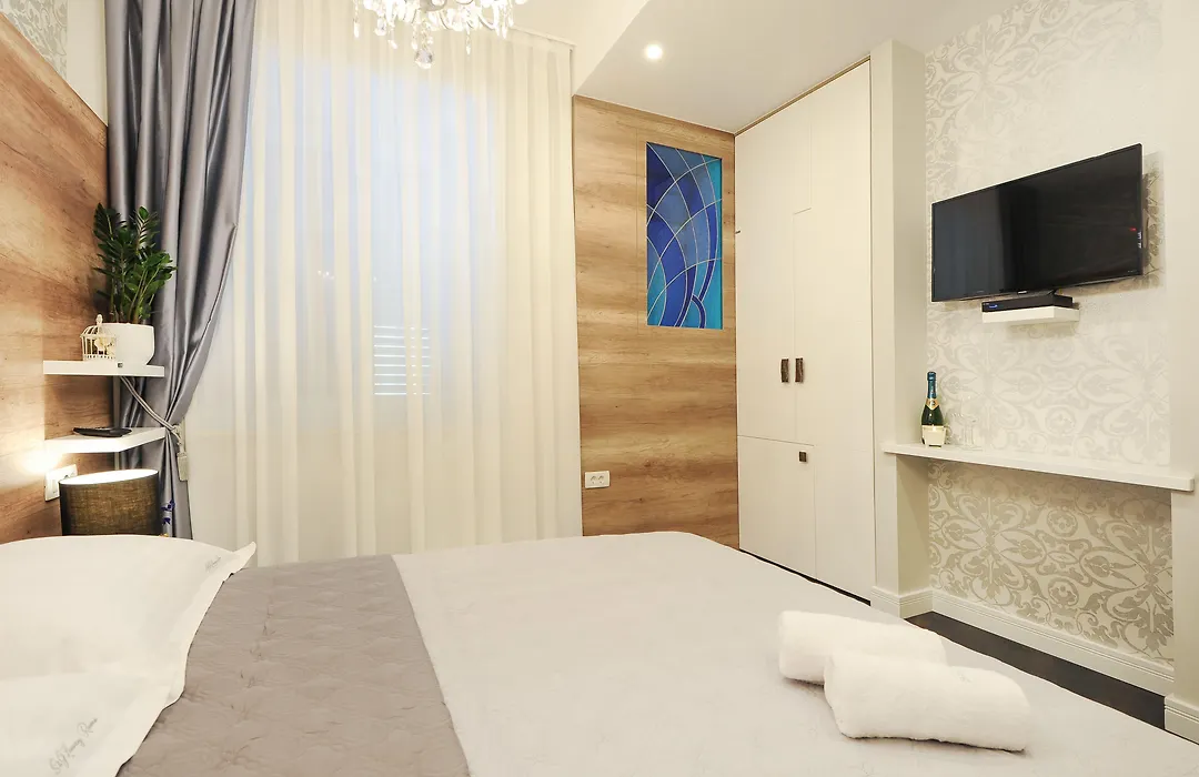 Silver & Gold Luxury Rooms-1
