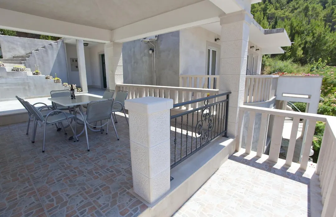 Apartments And Rooms By The Sea Brela, Makarska - 6056-1